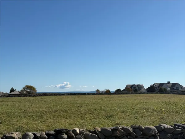 $700,000 | 536 West Main Road, Little Compton, RI 02837