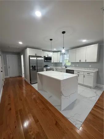 $2,800 | 23 Concannon Street, Providence, RI 02904