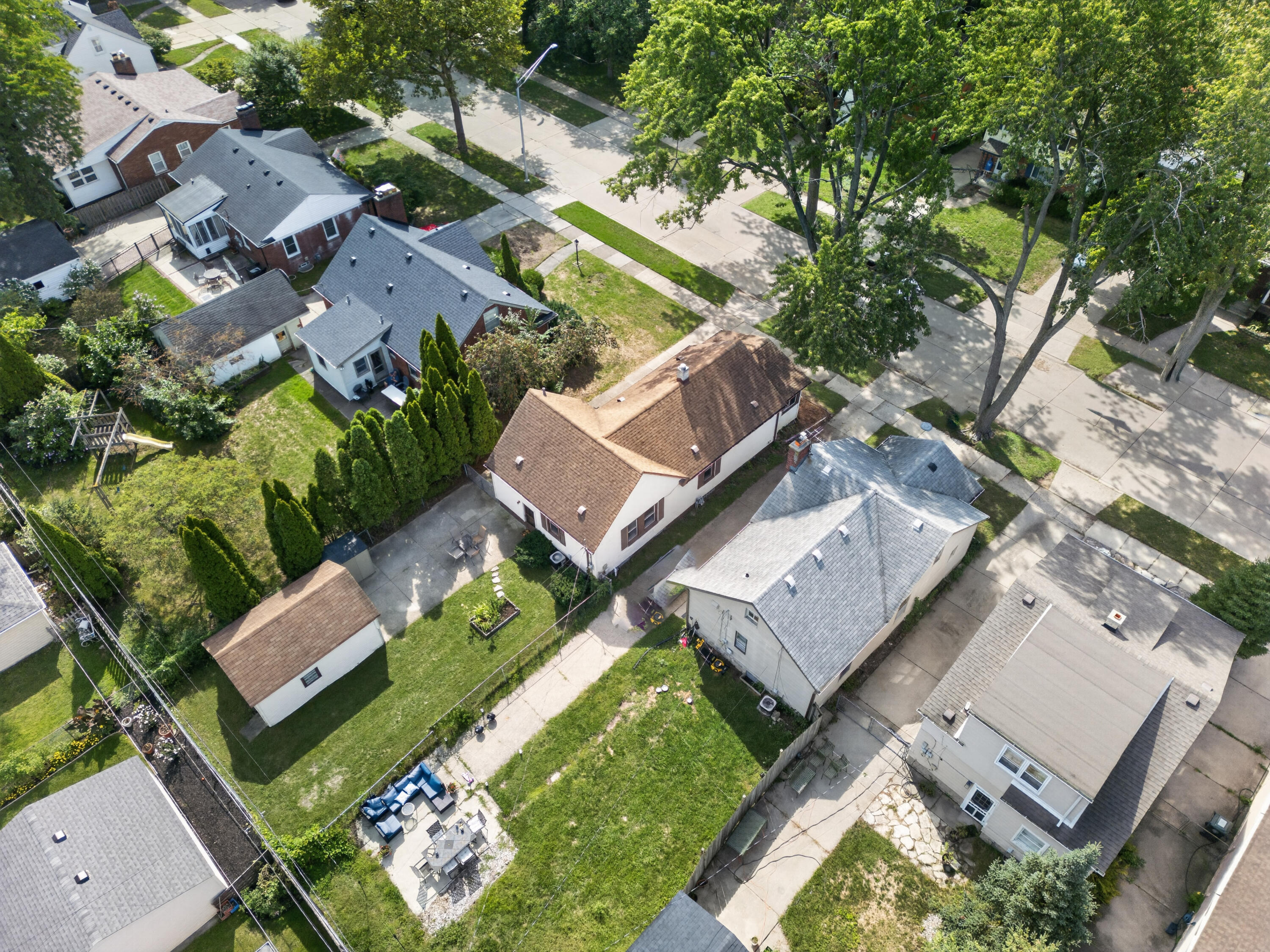 2022 Hampton Road Grosse Pointe, MI 48236 - Photo 39 of 44 51-2022-Hampton-Rd-Grosse-Pointe-Woods-M