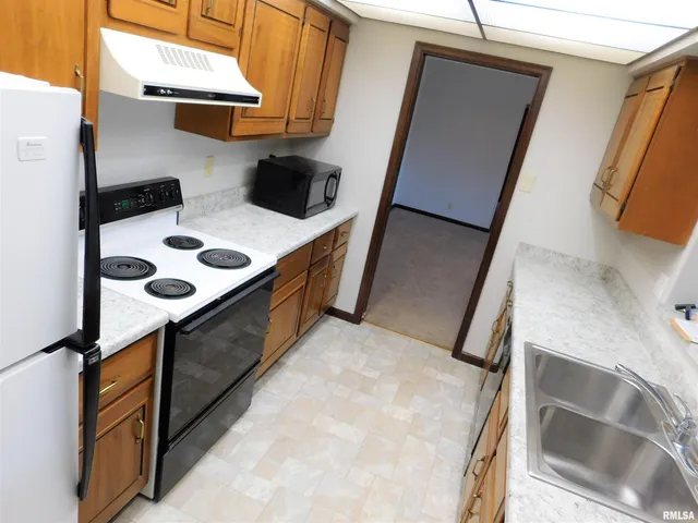 $1,680 | 1013 East Jackson Street, Morton, IL 61550