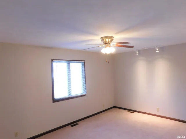 $1,680 | 1013 East Jackson Street, Morton, IL 61550