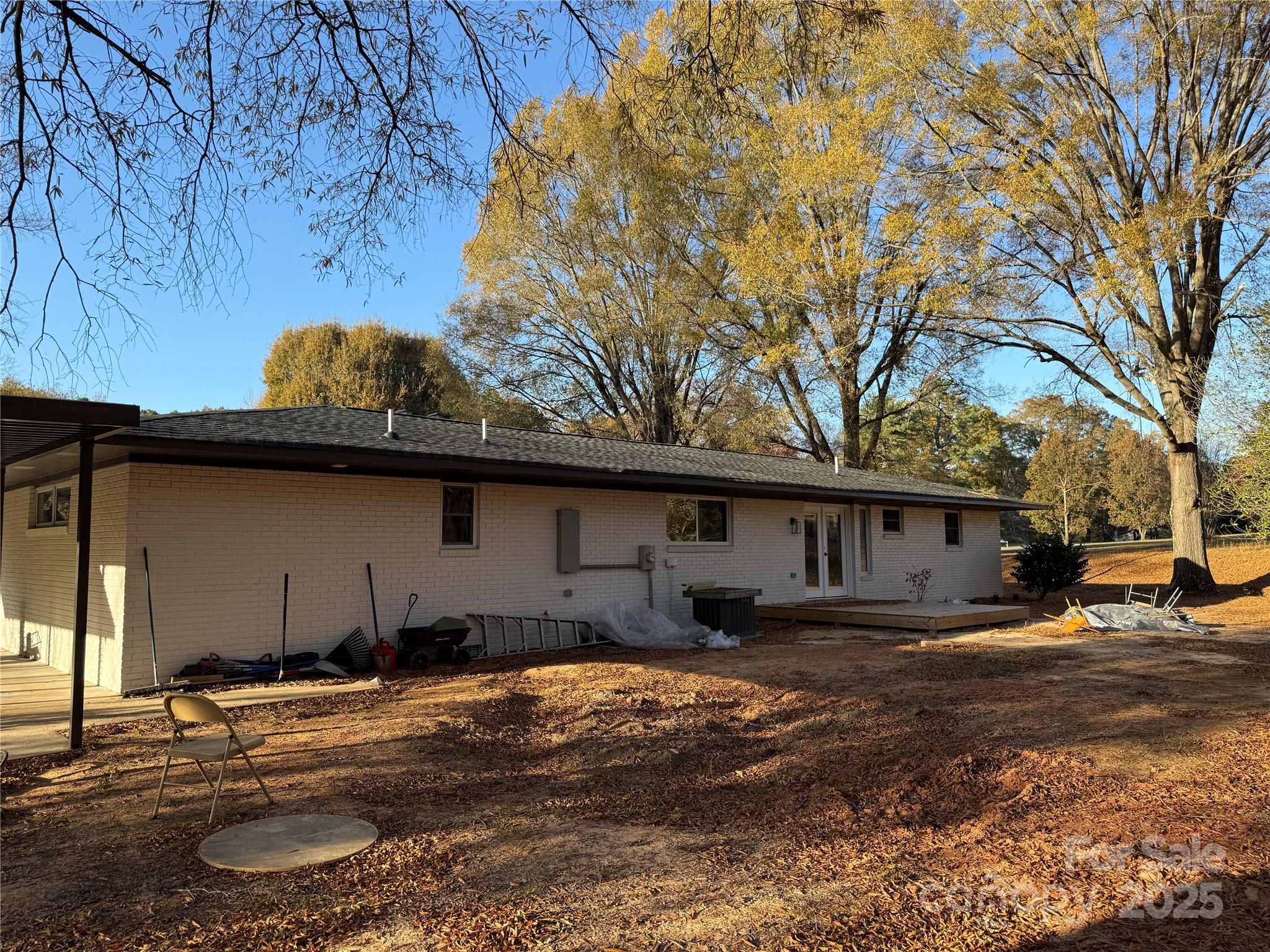 1208 Mariposa Road Stanley, NC 28164 - Photo 5 of 22 a house with a outdoor space