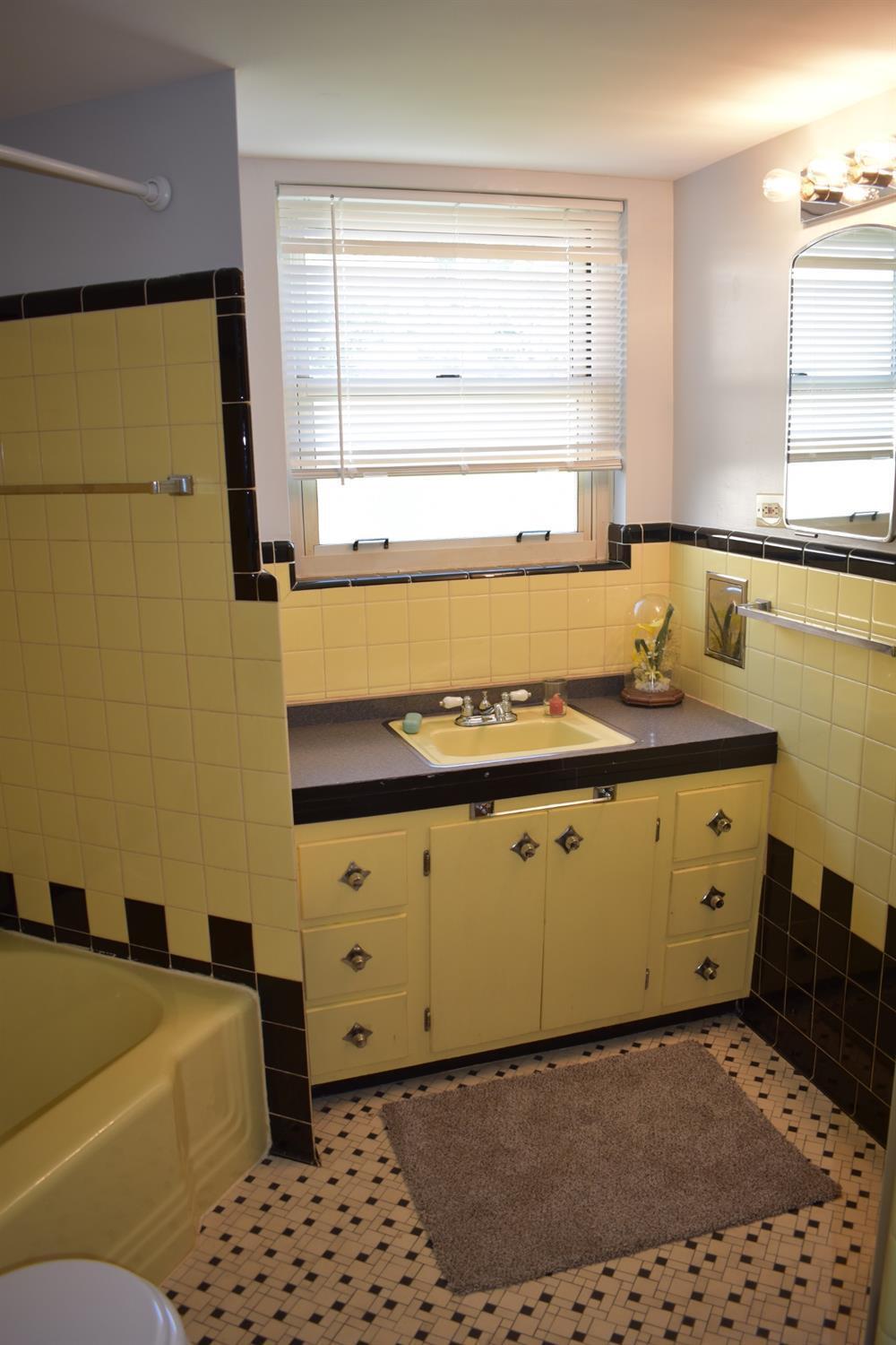 3857 Ruth Lane Cheviot, OH 45211 - Photo 13 of 18
