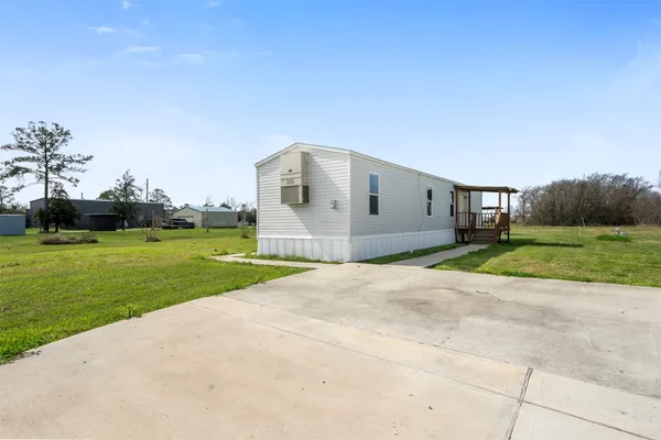$1,450 | 760 Blueberry Road, Cove, TX 77523