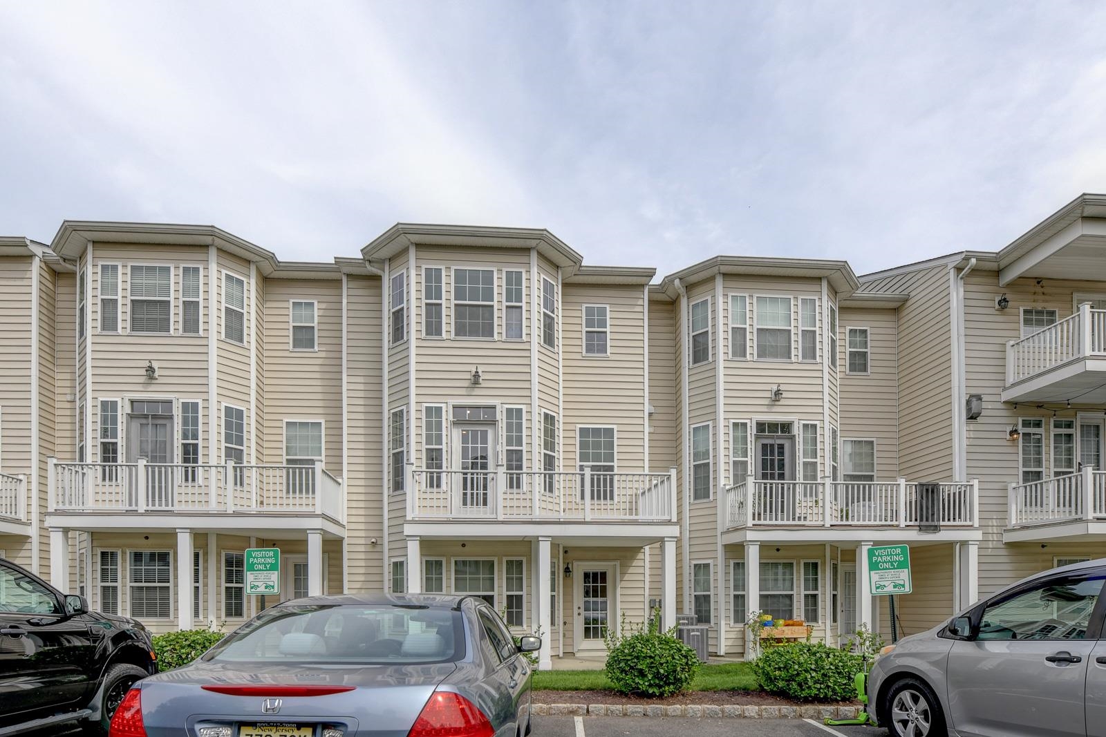 23 Creekside Court, Unit 23 Secaucus, NJ 07094 - Photo 13 of 38