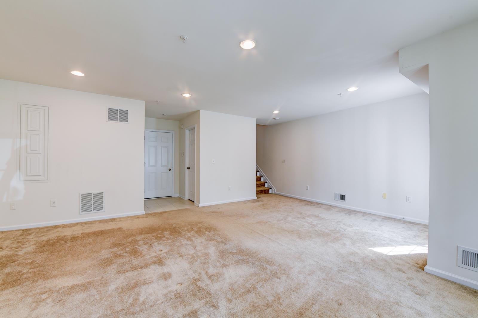 23 Creekside Court, Unit 23 Secaucus, NJ 07094 - Photo 20 of 38