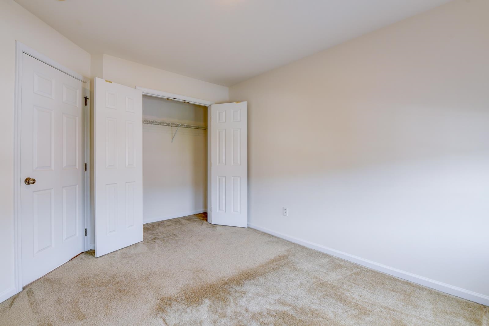 23 Creekside Court, Unit 23 Secaucus, NJ 07094 - Photo 2 of 38 a view of an empty room