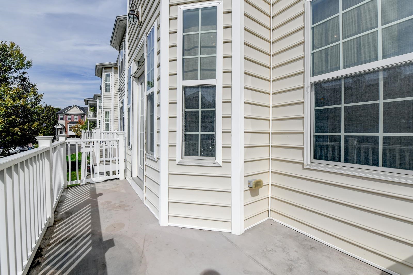 23 Creekside Court, Unit 23 Secaucus, NJ 07094 - Photo 33 of 38
