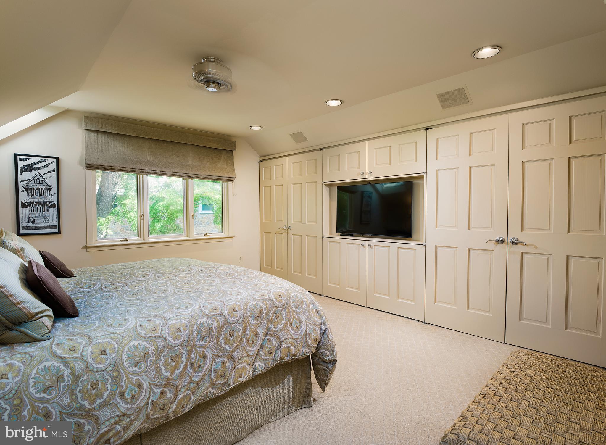 944 Summit Road Narberth, PA 19072 - Photo 15 of 34 Primary Bedroom