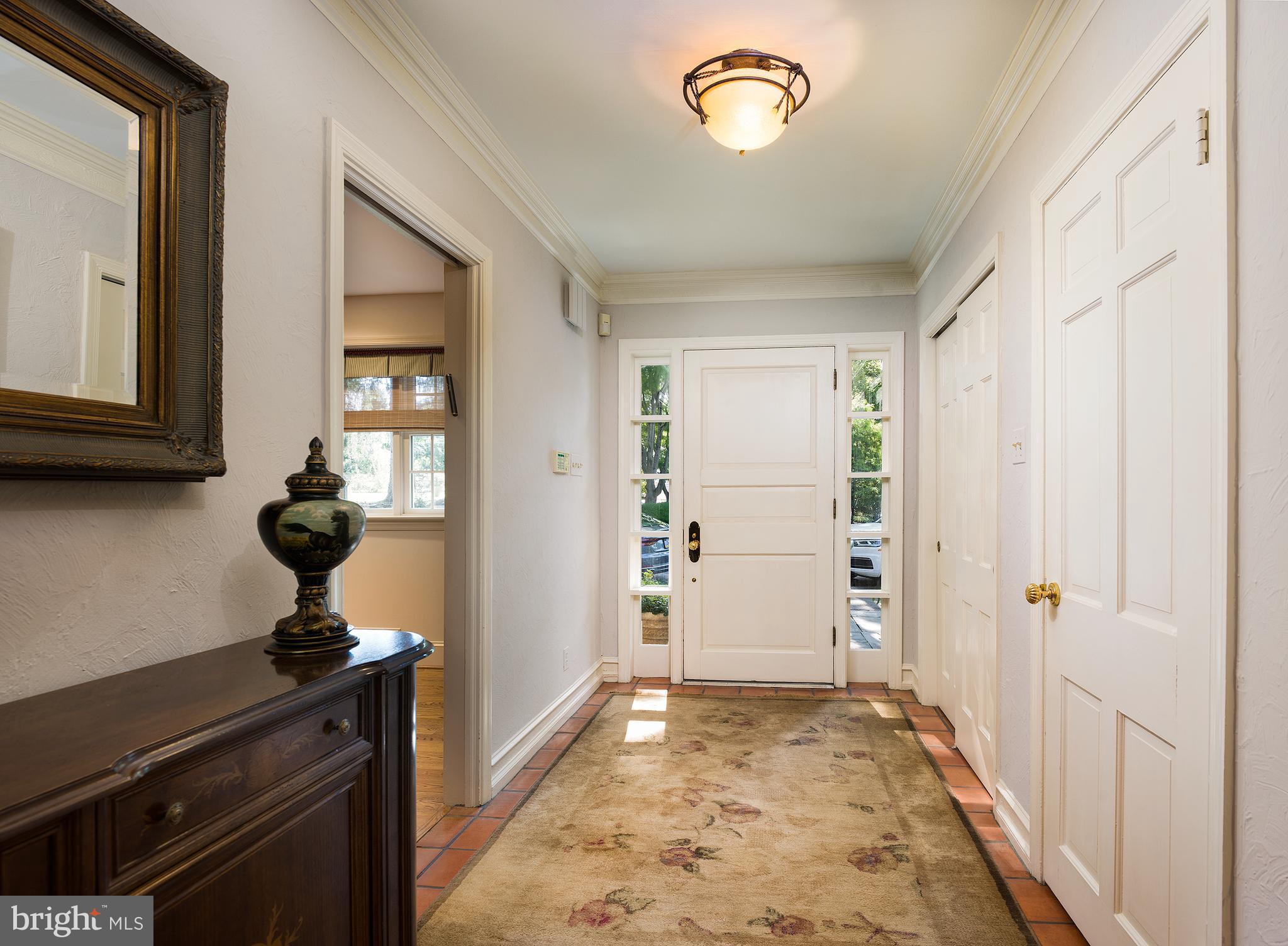 944 Summit Road Narberth, PA 19072 - Photo 4 of 34 Foyer