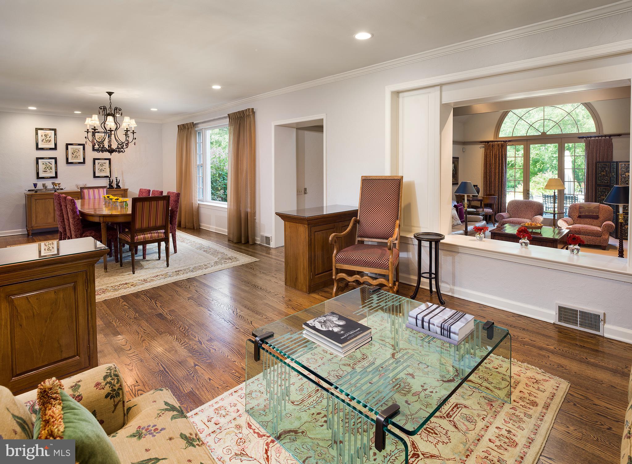 944 Summit Road Narberth, PA 19072 - Photo 10 of 34 Living Room