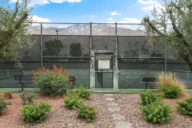 $3,200 | 1713 Grand Bahama Drive West, Palm Springs, CA 92264