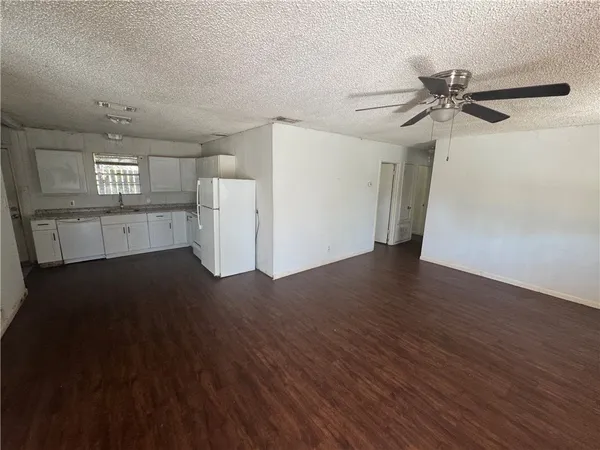 $110,000 | 904 West Walton Street, Beeville, TX 78102