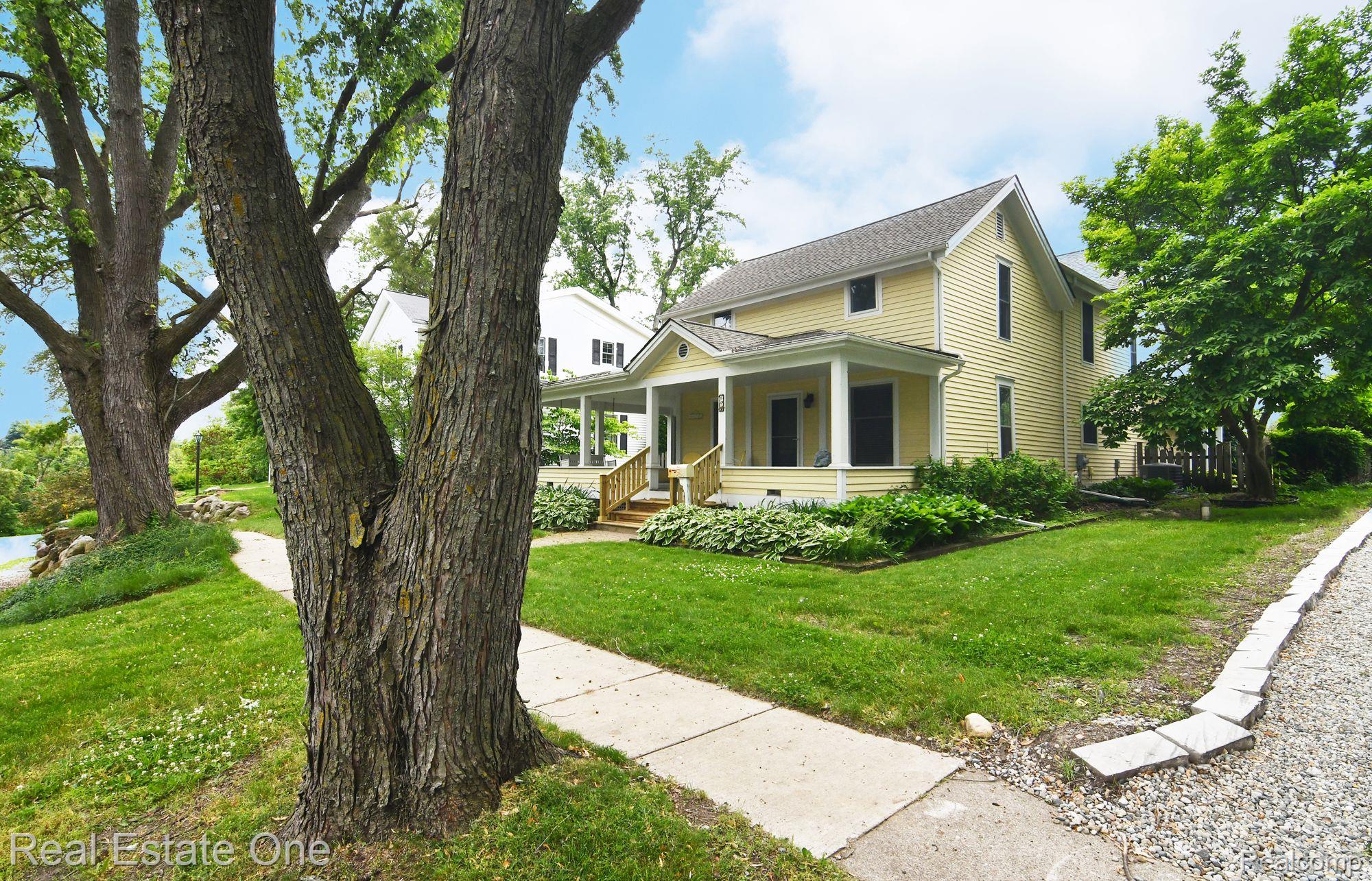 69 South Holcomb Road Clarkston, MI 48346 - Photo 15 of 68 Nice Elevation
