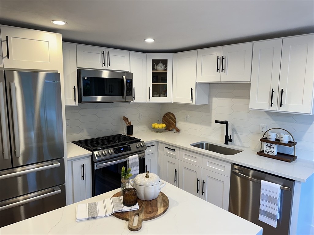20 Rockwood Road Norfolk, MA 02056 - Photo 3 of 26 Gallery Image 3