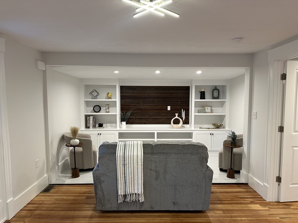 20 Rockwood Road Norfolk, MA 02056 - Photo 5 of 26 Gallery Image 5