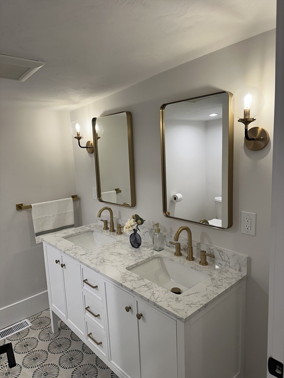 20 Rockwood Road Norfolk, MA 02056 - Photo 8 of 26 Gallery Image 8