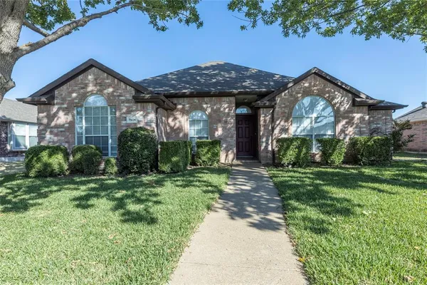 $300,000 | 7506 Normandy Drive, Rowlett, TX 75089