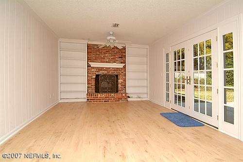 4461 Travelers Road Jacksonville, FL 32210 - Photo 12 of 17 Living Room