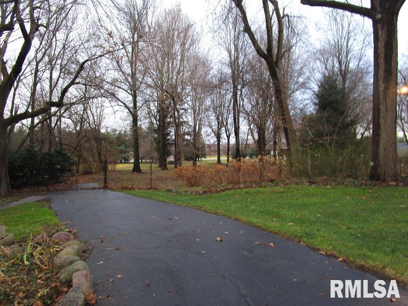 2339 Mound Road Jacksonville, IL 62650 - Photo 26 of 87
