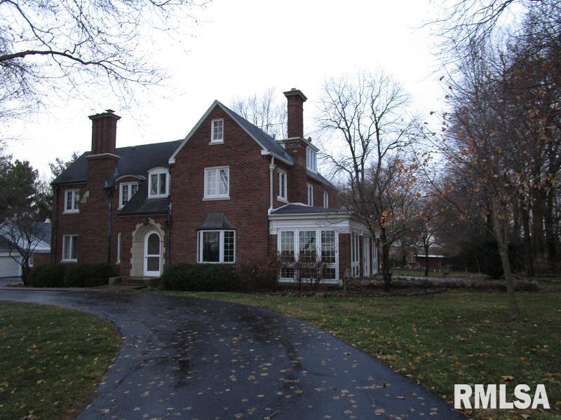 2339 Mound Road Jacksonville, IL 62650 - Photo 4 of 87