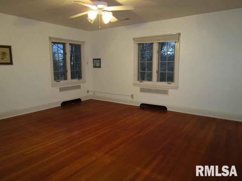 2339 Mound Road Jacksonville, IL 62650 - Photo 46 of 87