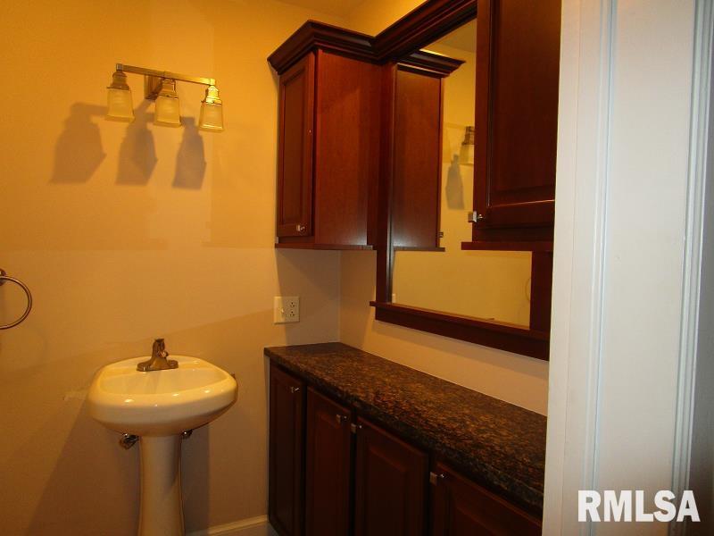 2339 Mound Road Jacksonville, IL 62650 - Photo 54 of 87