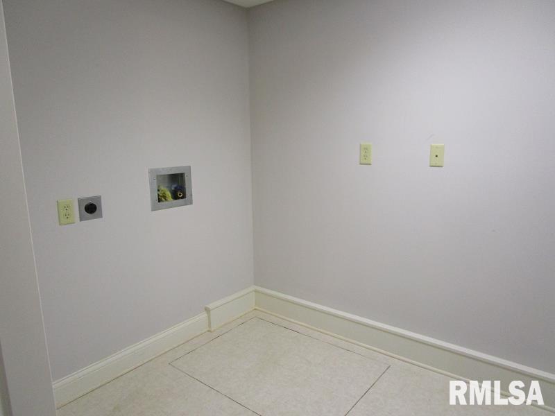 2339 Mound Road Jacksonville, IL 62650 - Photo 72 of 87