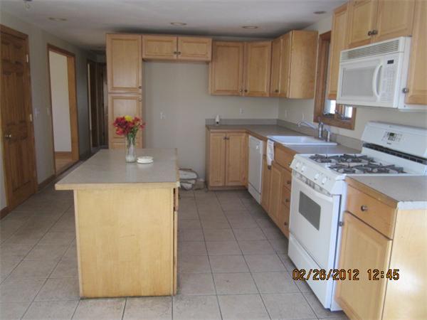 12 Superior Road Worcester, MA 01604 - Photo 3 of 8 Gallery Image 3
