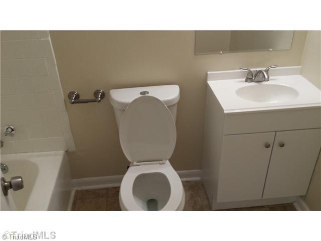 806 Mark Street High Point, NC 27260 - Photo 6 of 12 Bath.