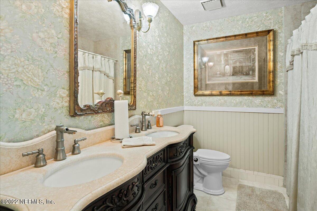 9559 William Barber Road Macclenny, FL 32063 - Photo 16 of 32 16_Updated Hall Bath