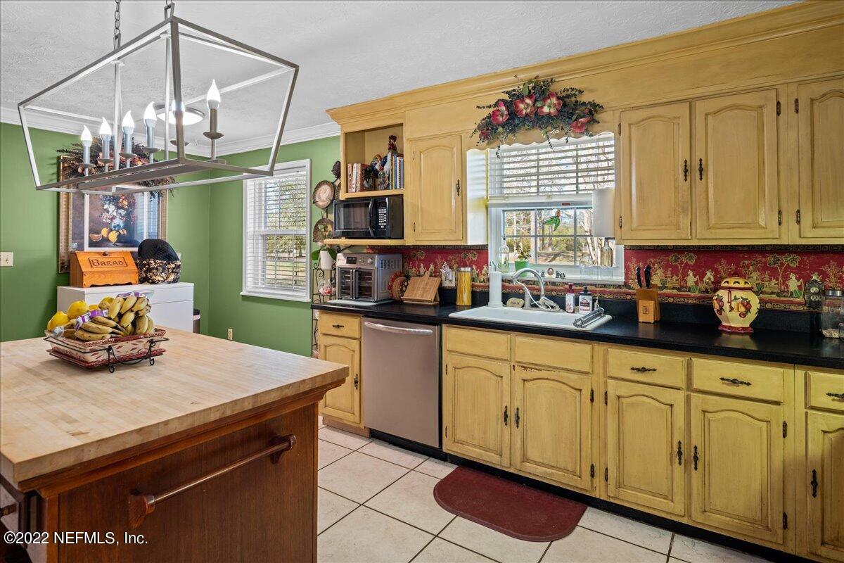 9559 William Barber Road Macclenny, FL 32063 - Photo 9 of 32 9_Open Kitchen