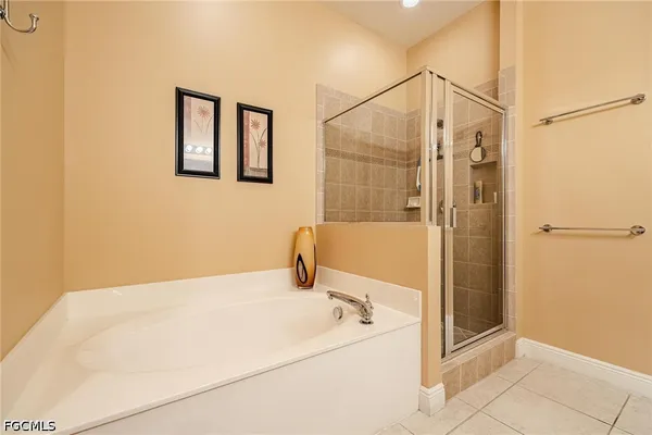 $2,100 | 2745 First Street, Unit 306, Fort Myers, FL 33916