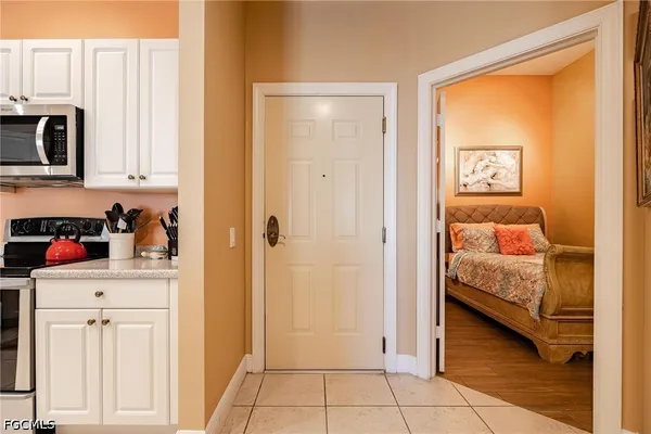 $2,100 | 2745 First Street, Unit 306, Fort Myers, FL 33916