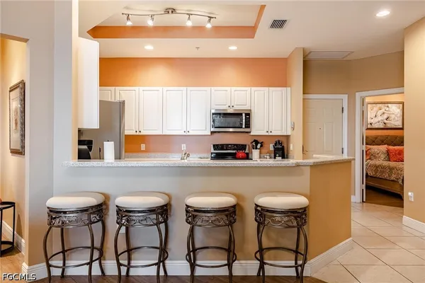 $2,100 | 2745 First Street, Unit 306, Fort Myers, FL 33916