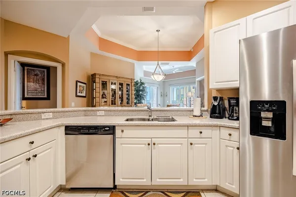 $2,100 | 2745 First Street, Unit 306, Fort Myers, FL 33916