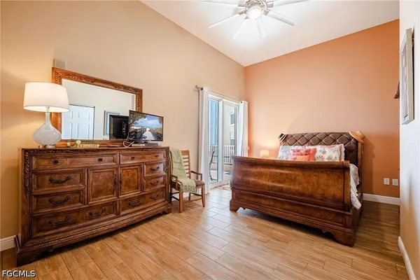 $2,100 | 2745 First Street, Unit 306, Fort Myers, FL 33916