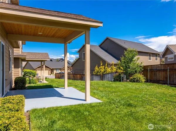 $645,000 | 2015 Woodridge Street, Wenatchee, WA 98801