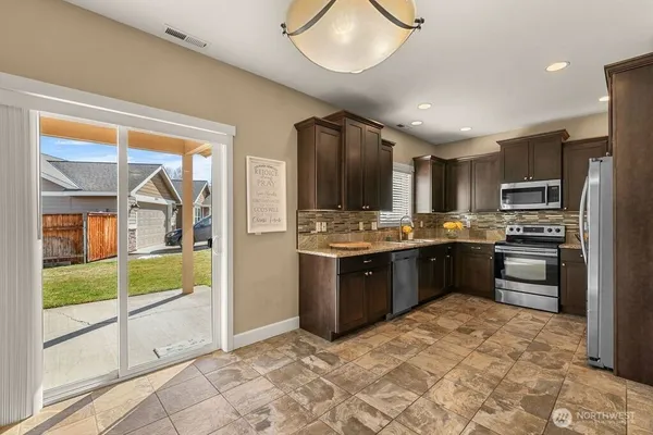 $645,000 | 2015 Woodridge Street, Wenatchee, WA 98801