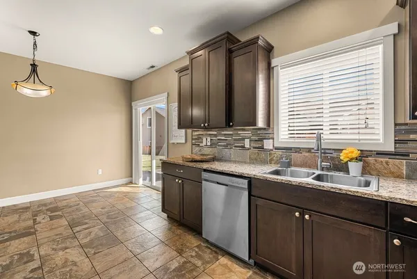 $645,000 | 2015 Woodridge Street, Wenatchee, WA 98801