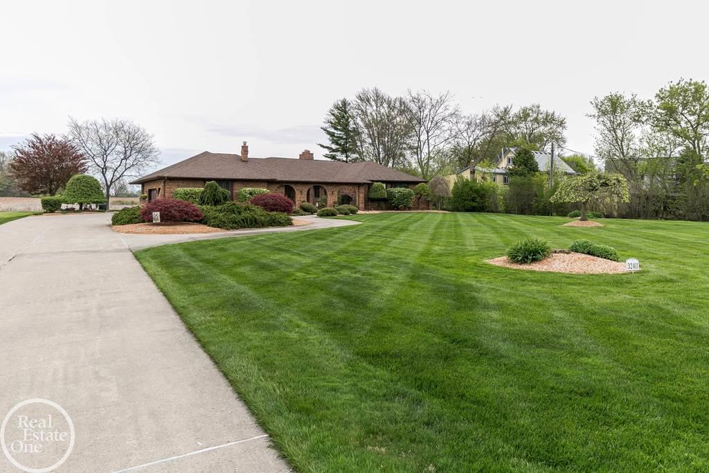 32411 Sutton Road New Baltimore, MI 48047 - Photo 4 of 42