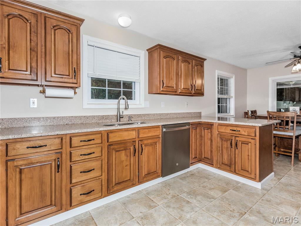 122 Steven Drive Troy, IL 62294 - Photo 16 of 55