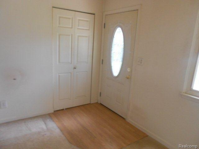 57050 Omo Road Ray, MI 48096 - Photo 15 of 25 261-900638 Front Entrance.jpg