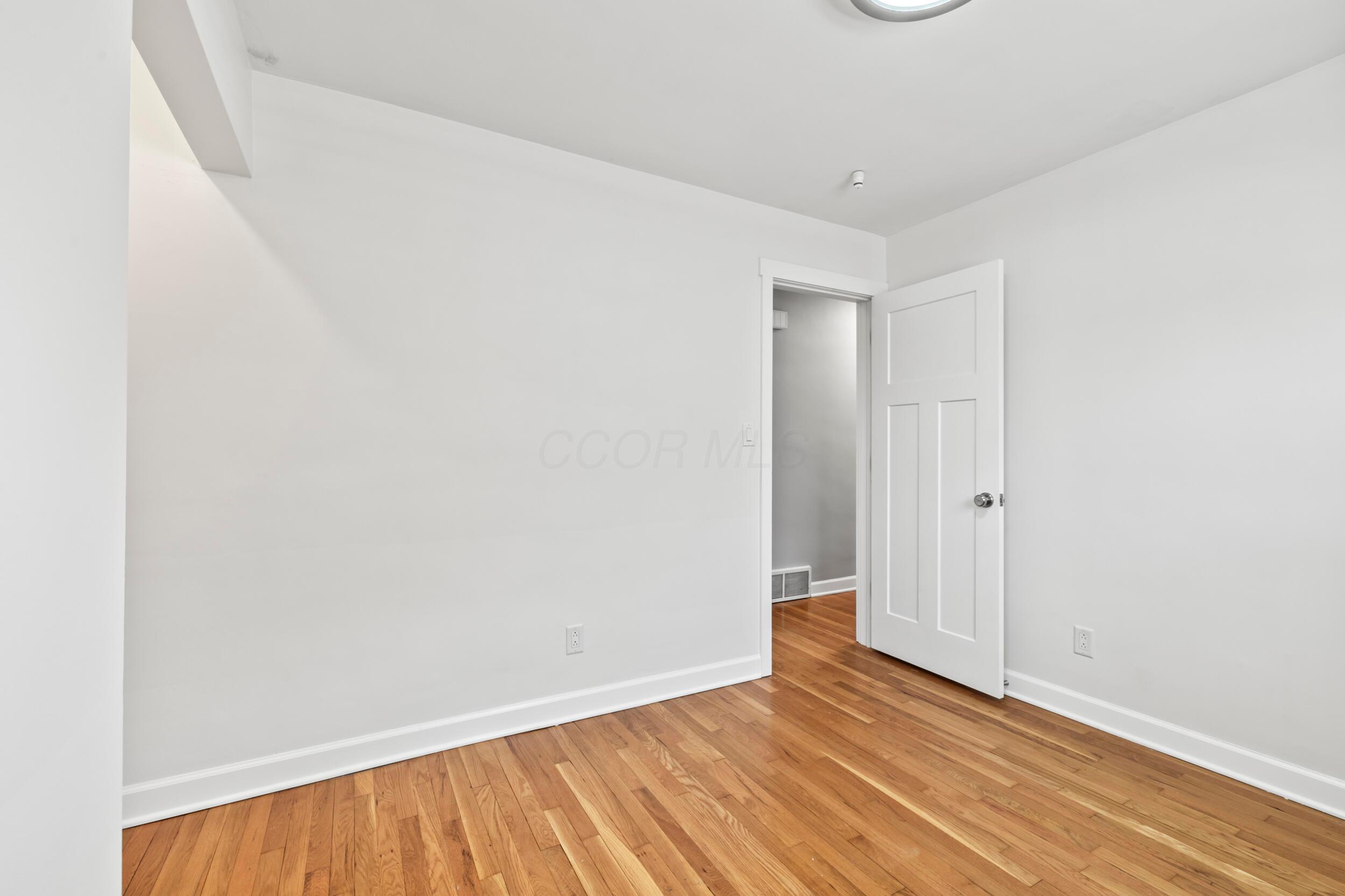 2209 Fishinger Road Columbus, OH 43221 - Photo 23 of 39 Bedroom 2