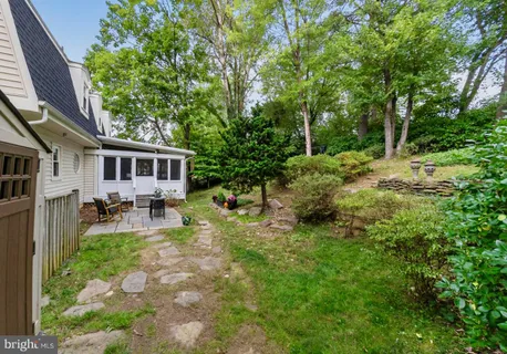 $925,000 | 8703 Etta Drive, Springfield, VA 22152