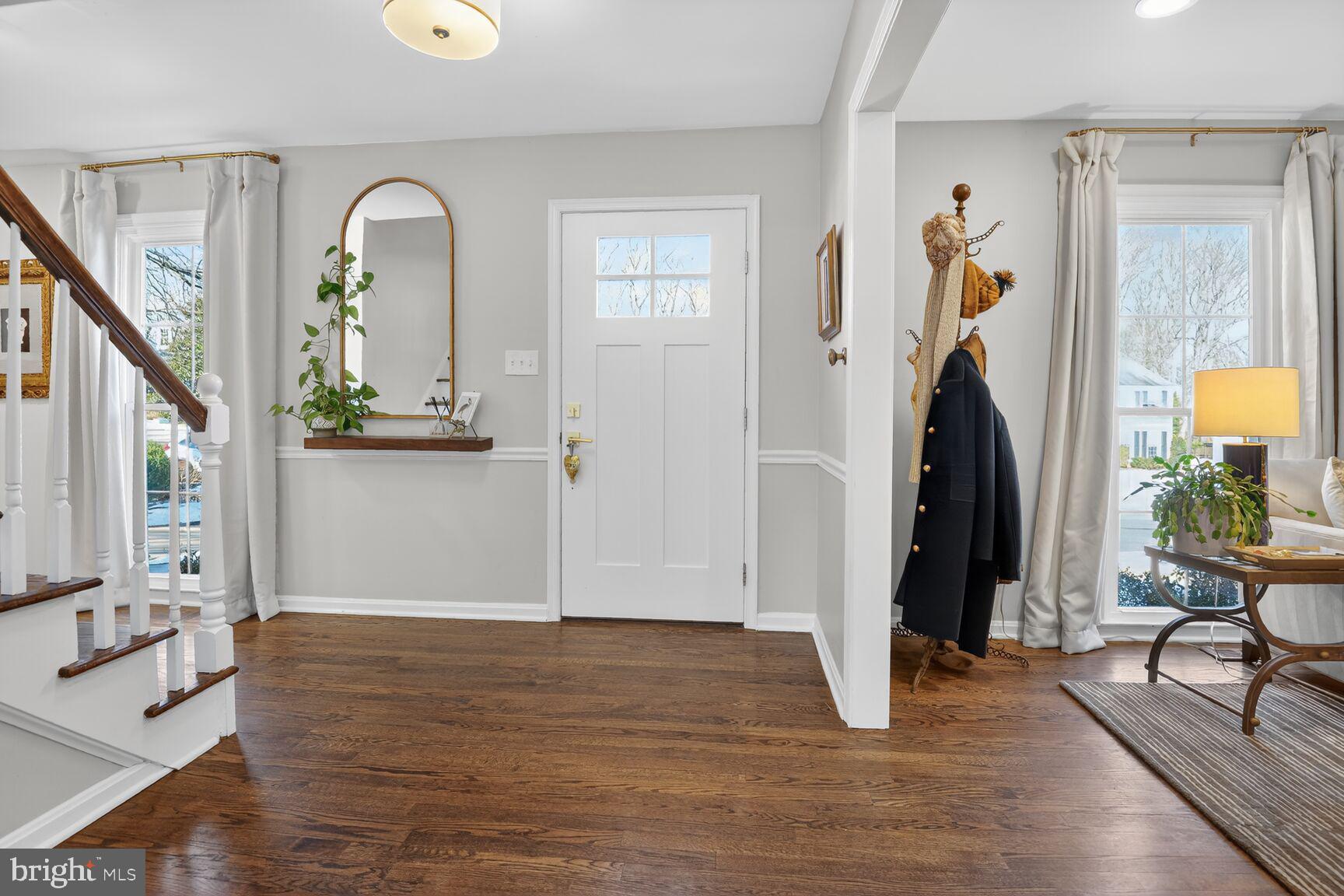 8703 Etta Drive Springfield, VA 22152 - Photo 4 of 28