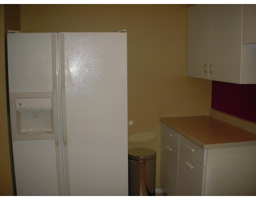 26 Manor Court, Unit 26 Springfield, MA 01118 - Photo 3 of 12 a bathroom with a shower and a sink
