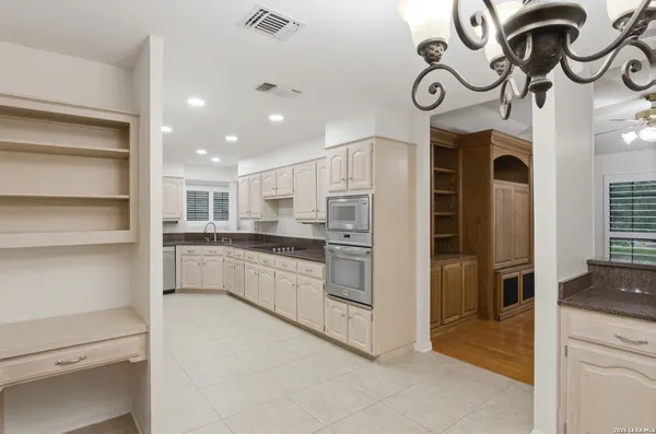 $599,000 | 21009 Hickory Bend, Garden Ridge, TX 78266