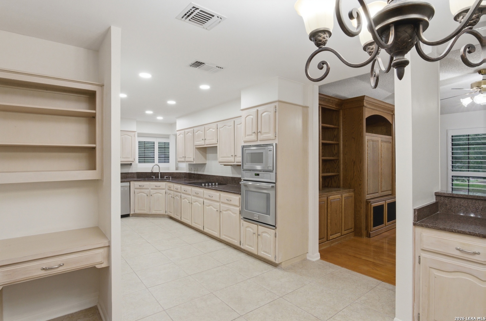 21009 Hickory Bend Garden Ridge, TX 78266 - Photo 9 of 35
