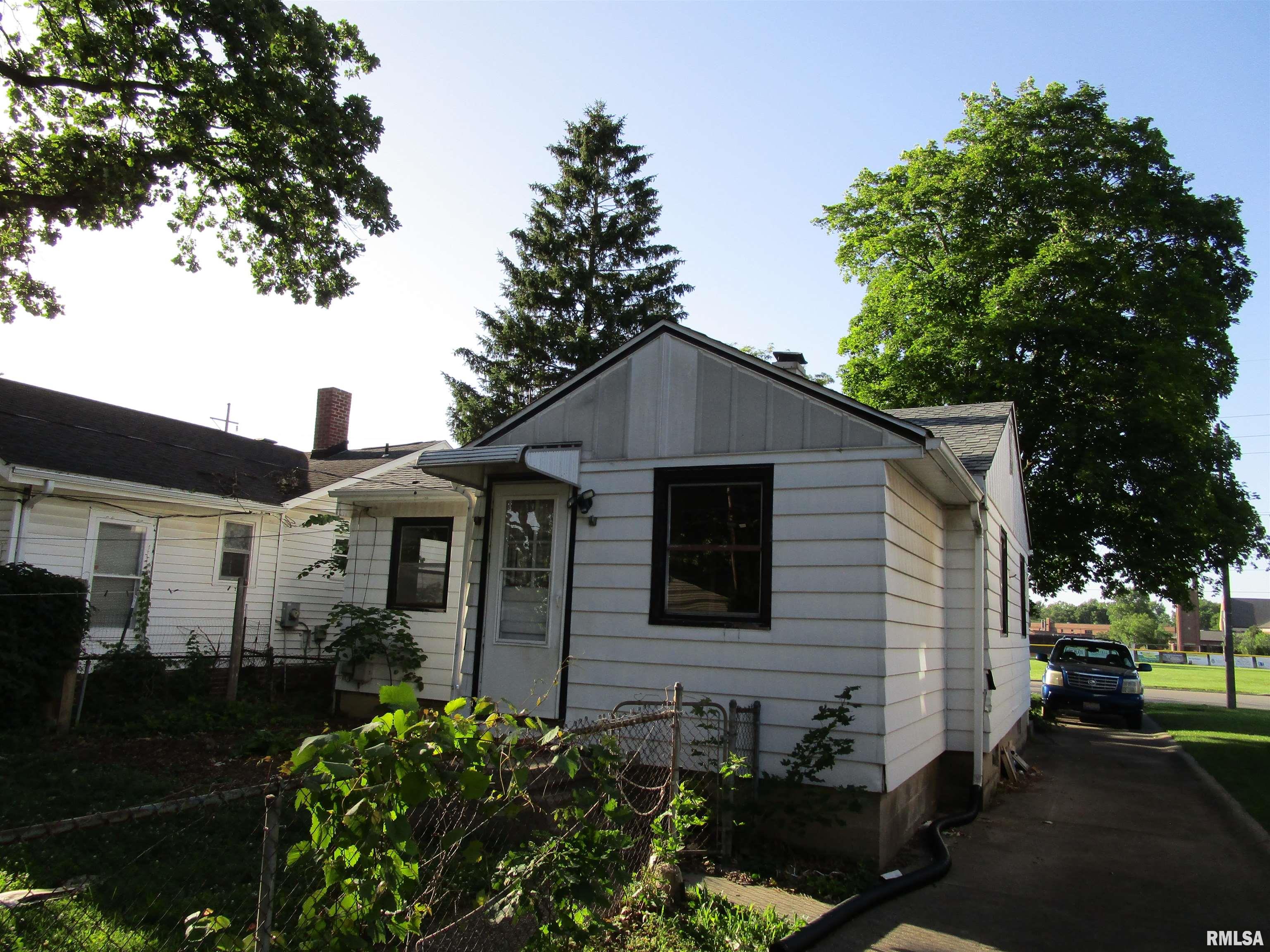 1530 West Washington Street Springfield, IL 62702 - Photo 4 of 32